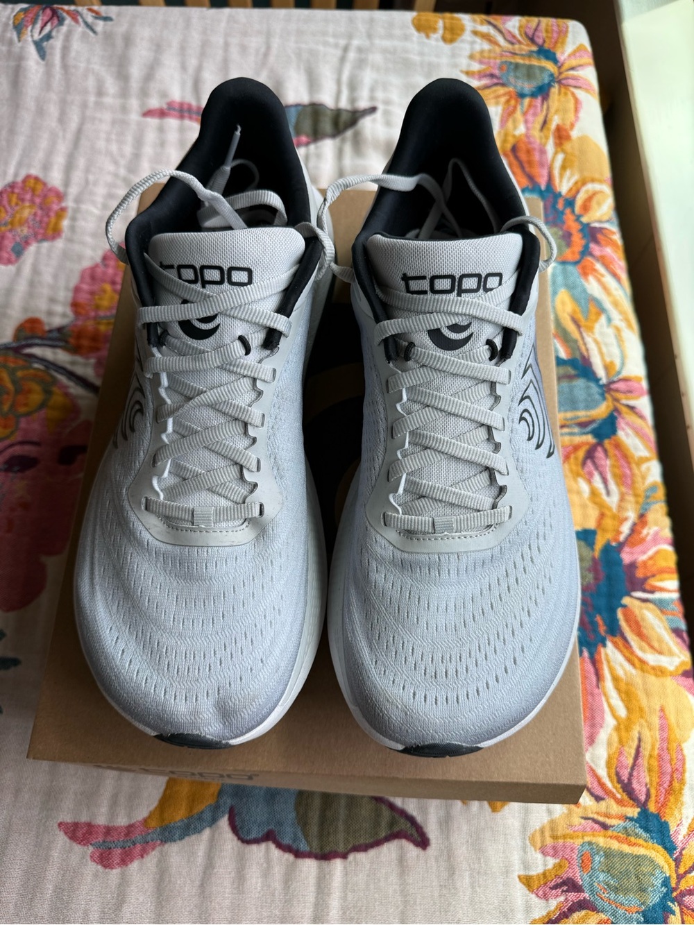 Men’s Topo Athletic Aura Running Shoes - Picture 4 of 8